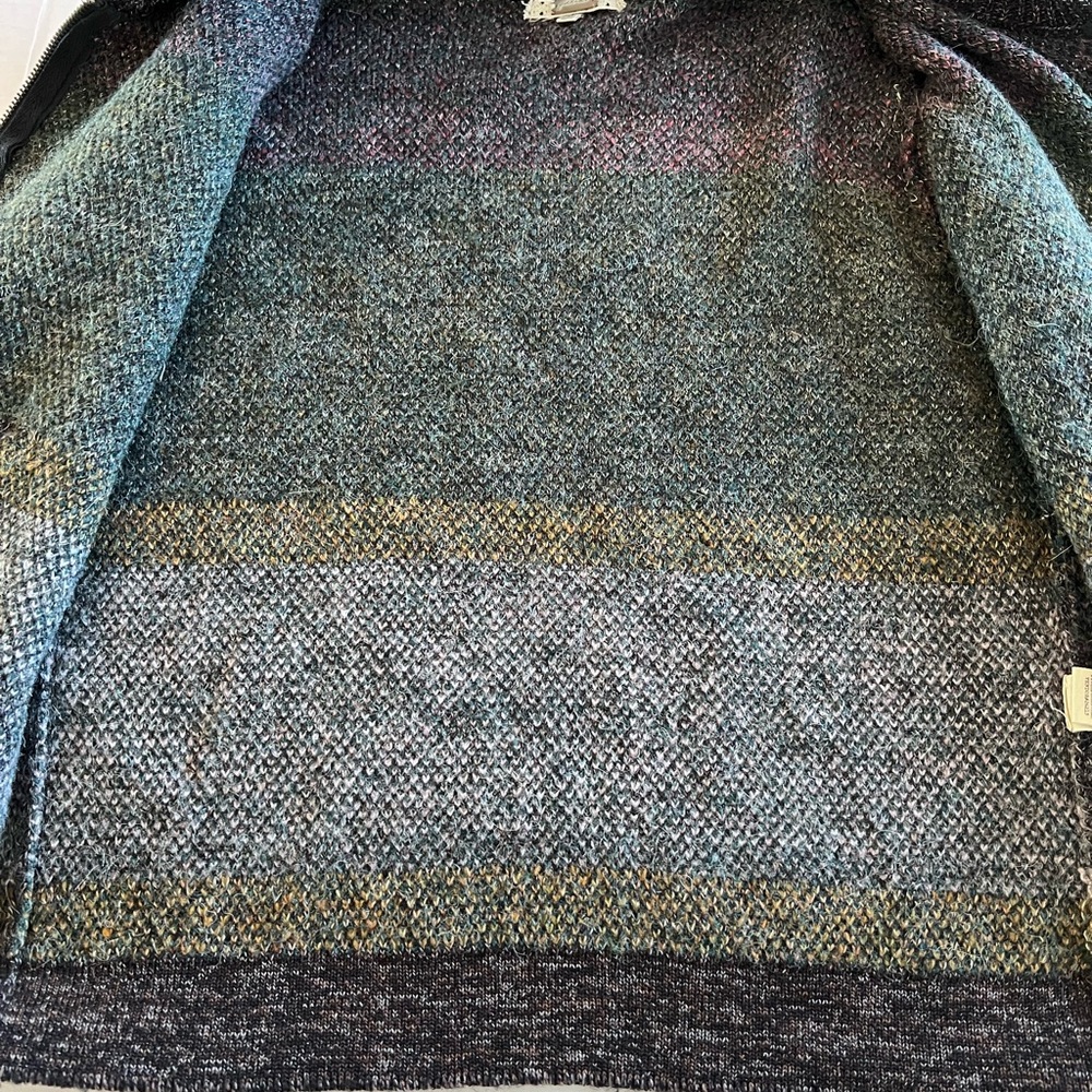 Gimmicks Women’s Sweater - Picture 13 of 14